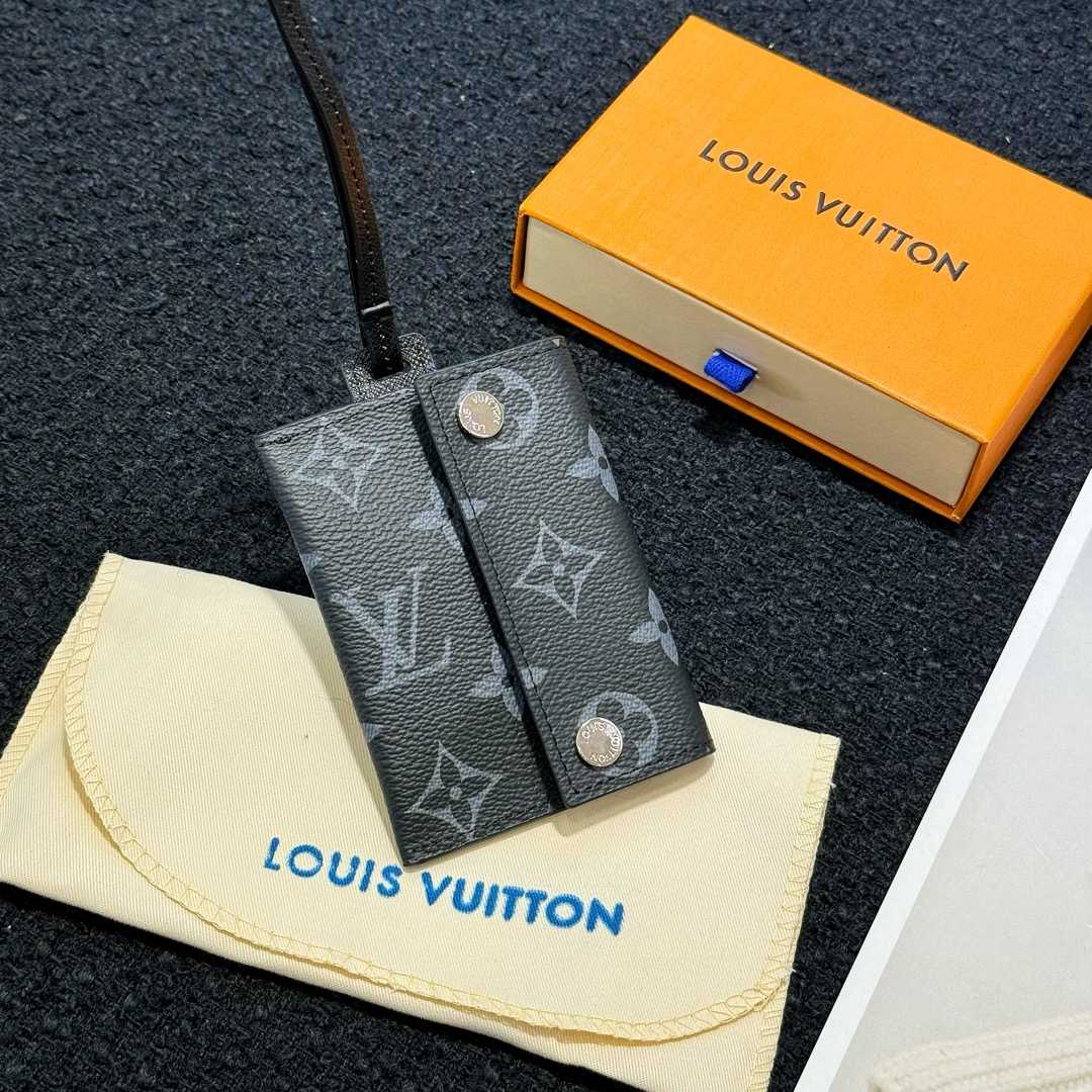 Louis Vuitton Card Holder Necklace  M83155 - DesignerGu