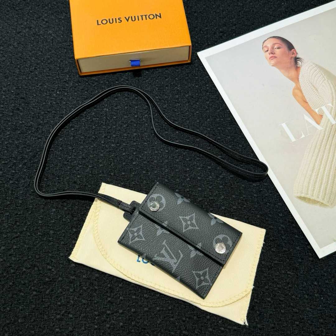 Louis Vuitton Card Holder Necklace  M83155 - DesignerGu
