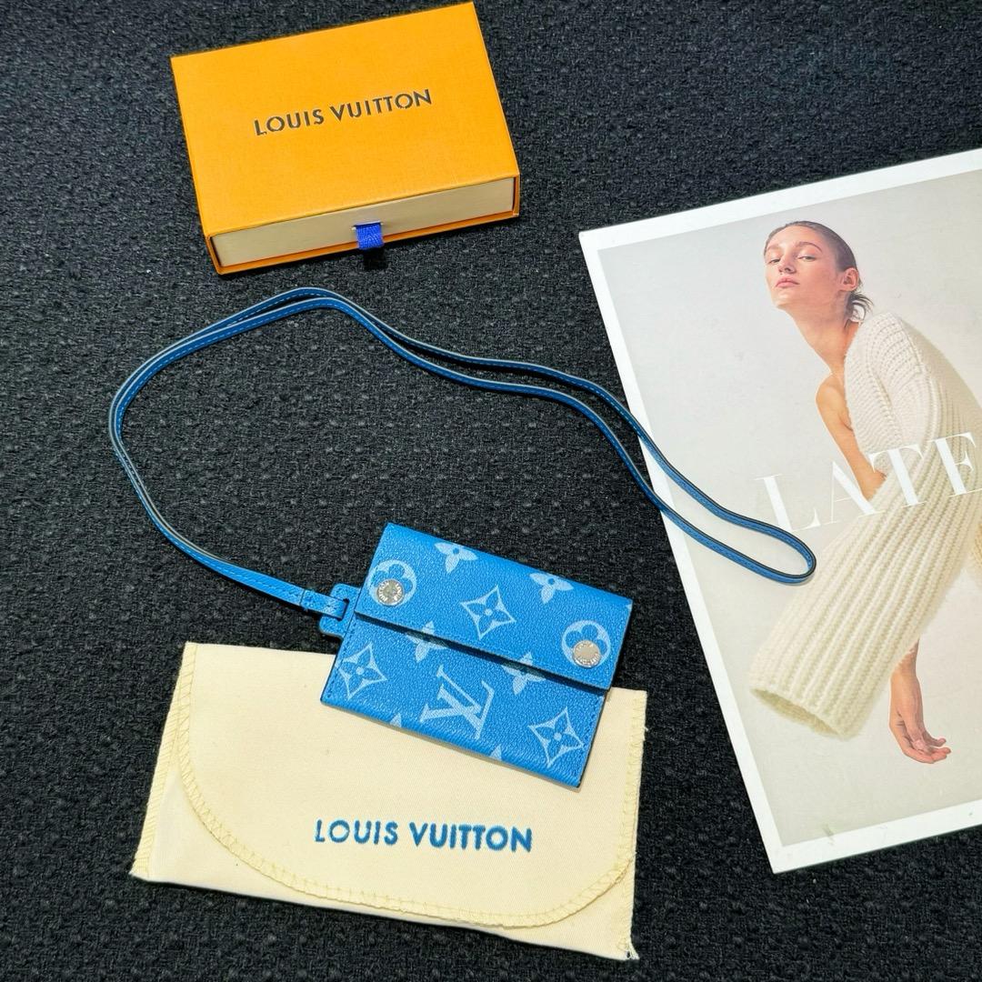 Louis Vuitton Card Holder Necklace  M83154 - DesignerGu