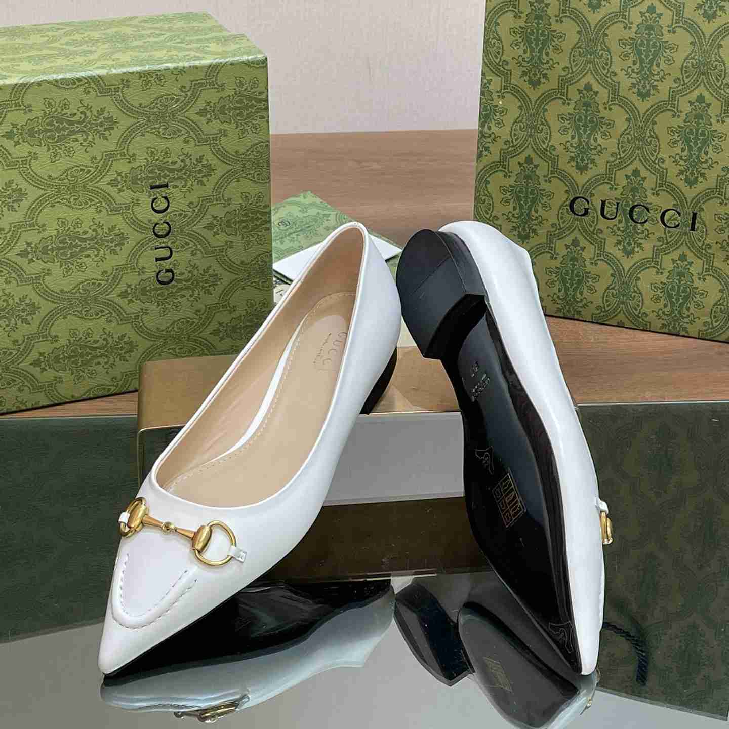 Gucci Women's Ballet Flat With Horsebit - DesignerGu