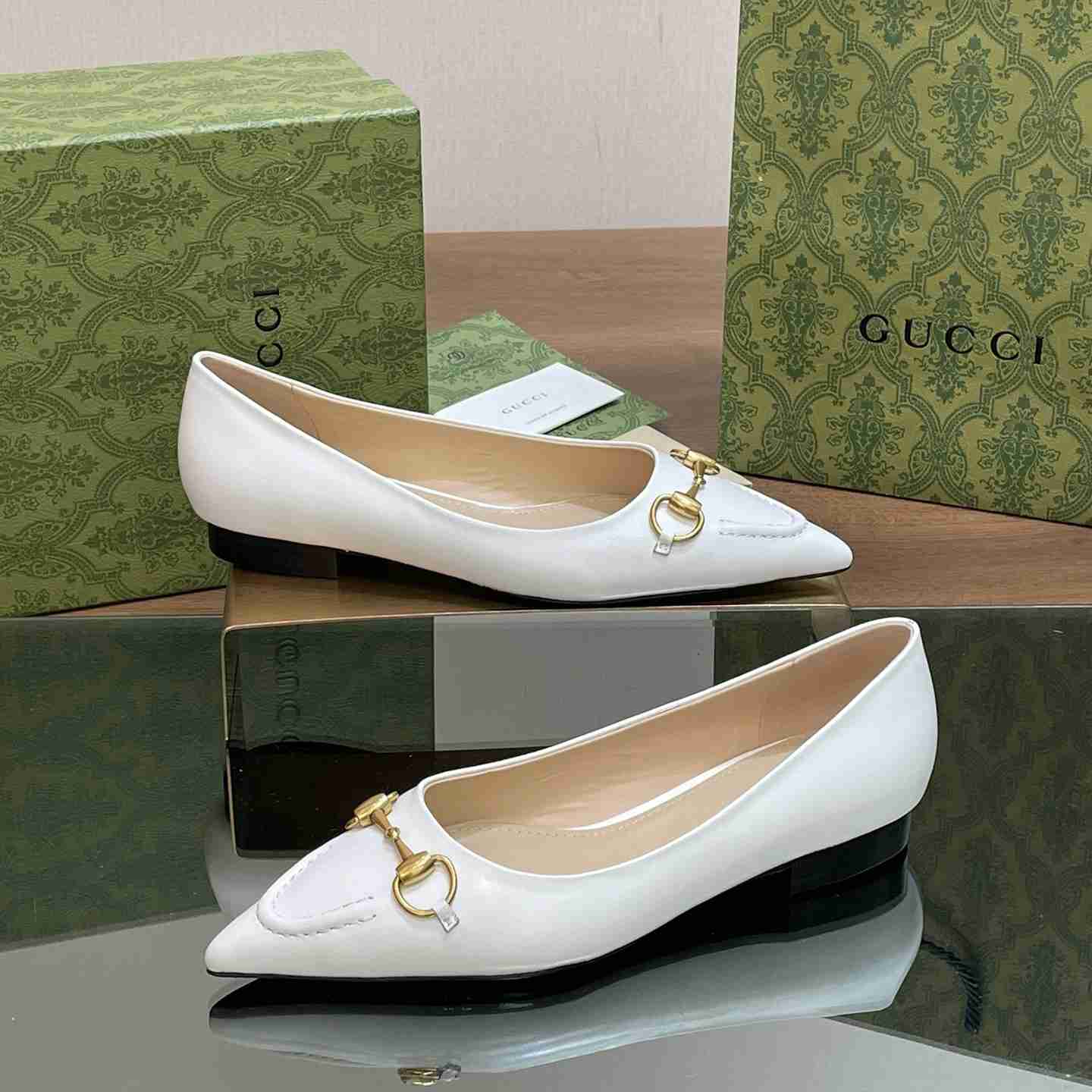 Gucci Women's Ballet Flat With Horsebit - DesignerGu