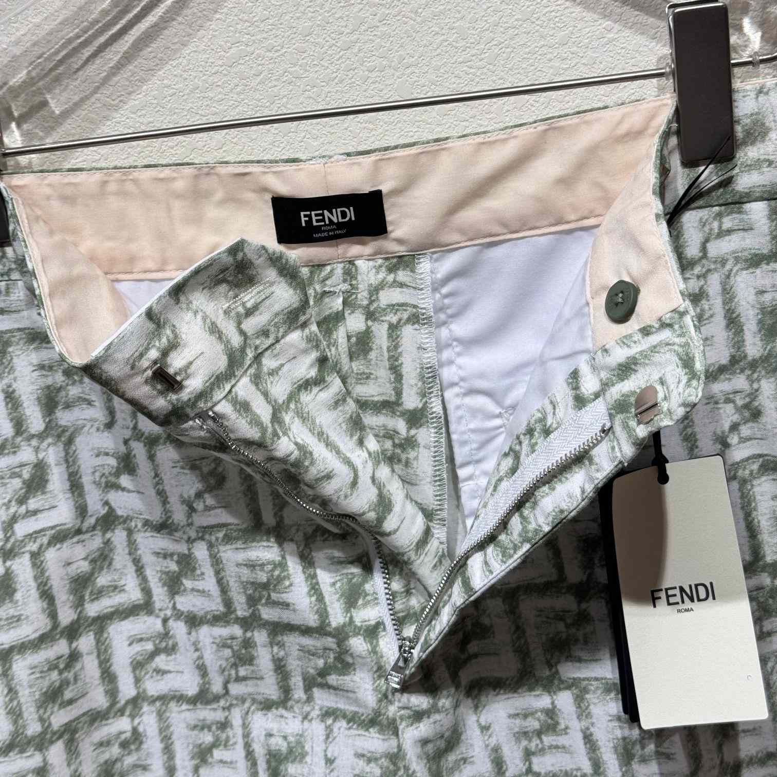 Fendi Short Trousers In Green FF Linen - DesignerGu