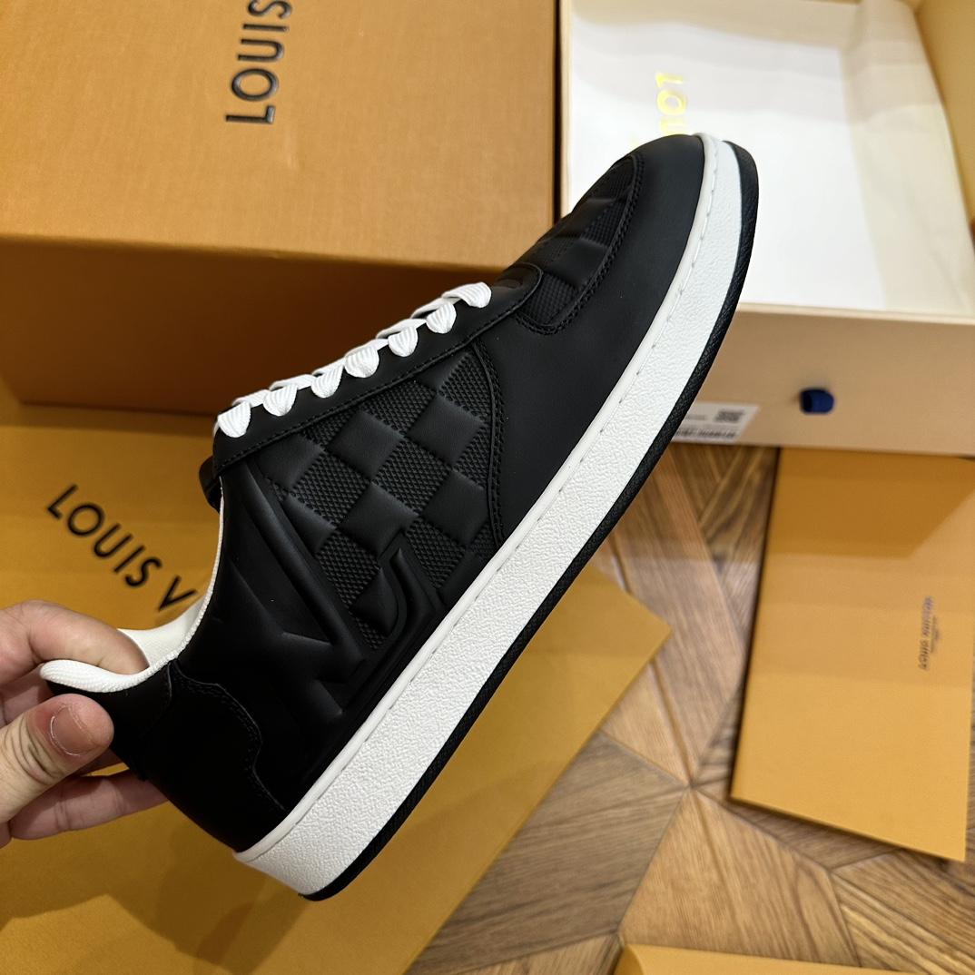 Louis Vuitton Rivoli Sneaker  1ACVIB - DesignerGu