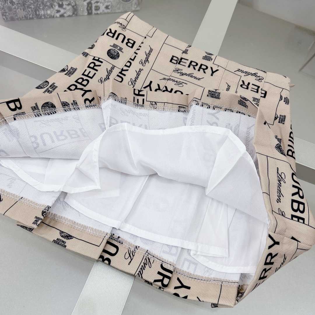 Burberry Kid's Tee & Skirt - DesignerGu