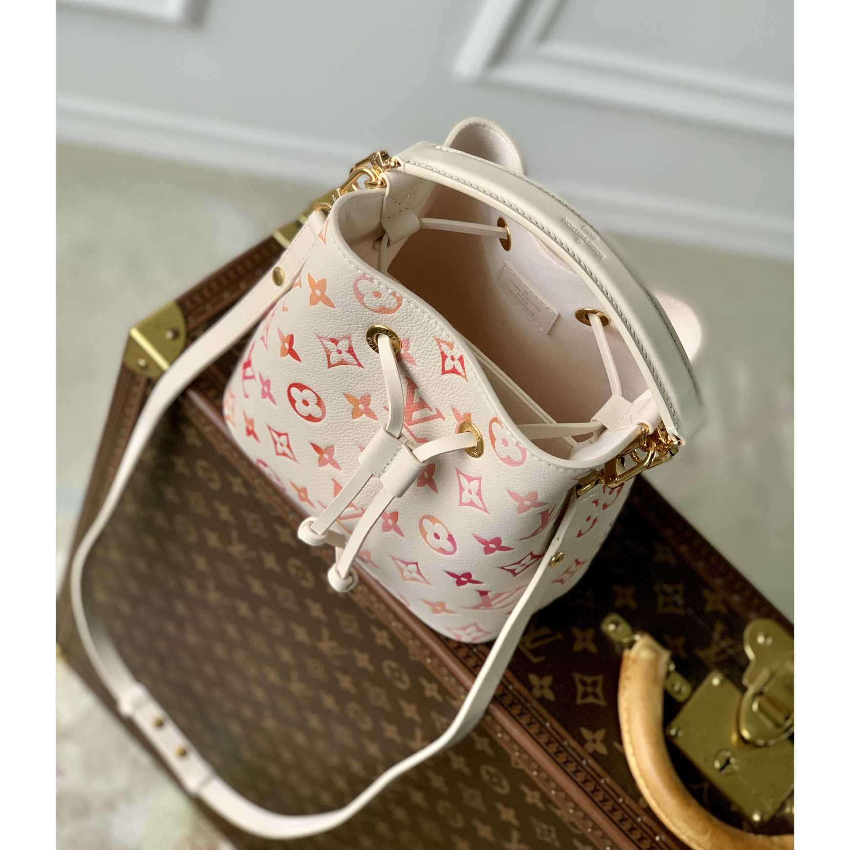 Louis Vuitton Néonoé BB   M24649 - DesignerGu