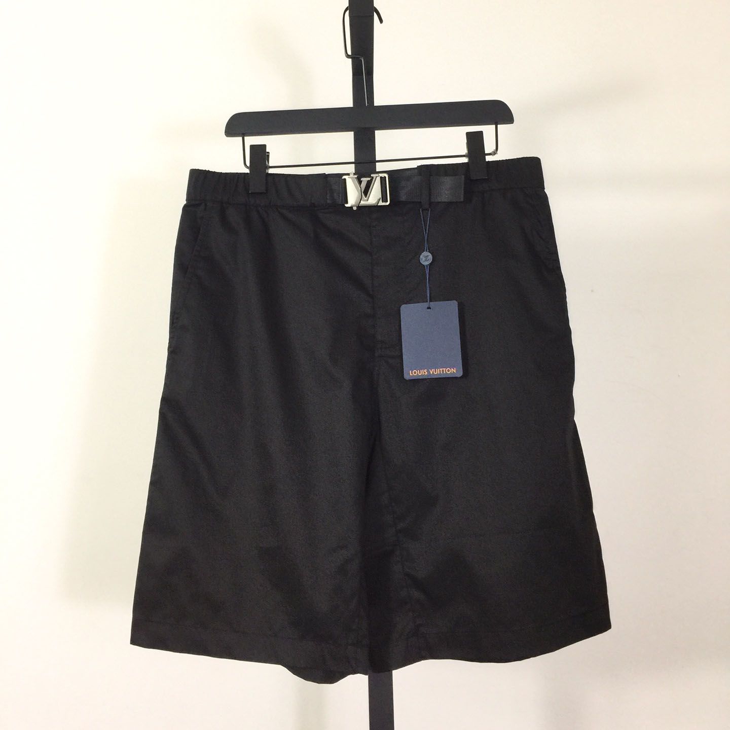 Louis Vuitton Lv Buckle Cotton Shorts   1AFRLJ - DesignerGu