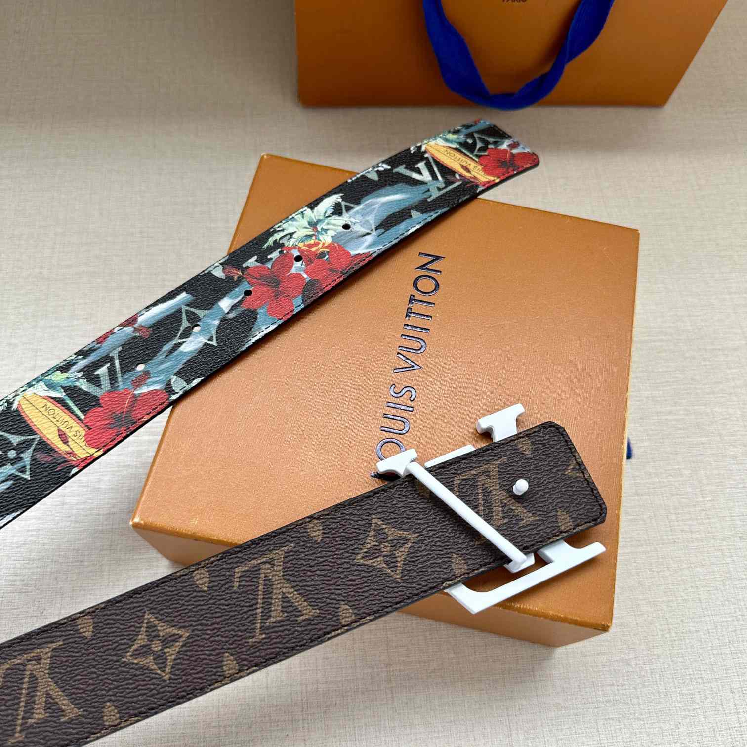 Louis Vuitton LV Tag 40mm Reversible Belt - DesignerGu