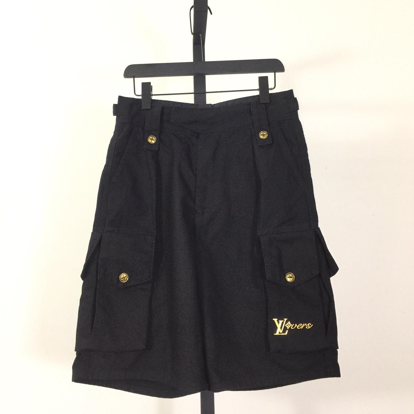 Louis Vuitton Cotton Utility Cargo Shorts  1AFJ55 - DesignerGu