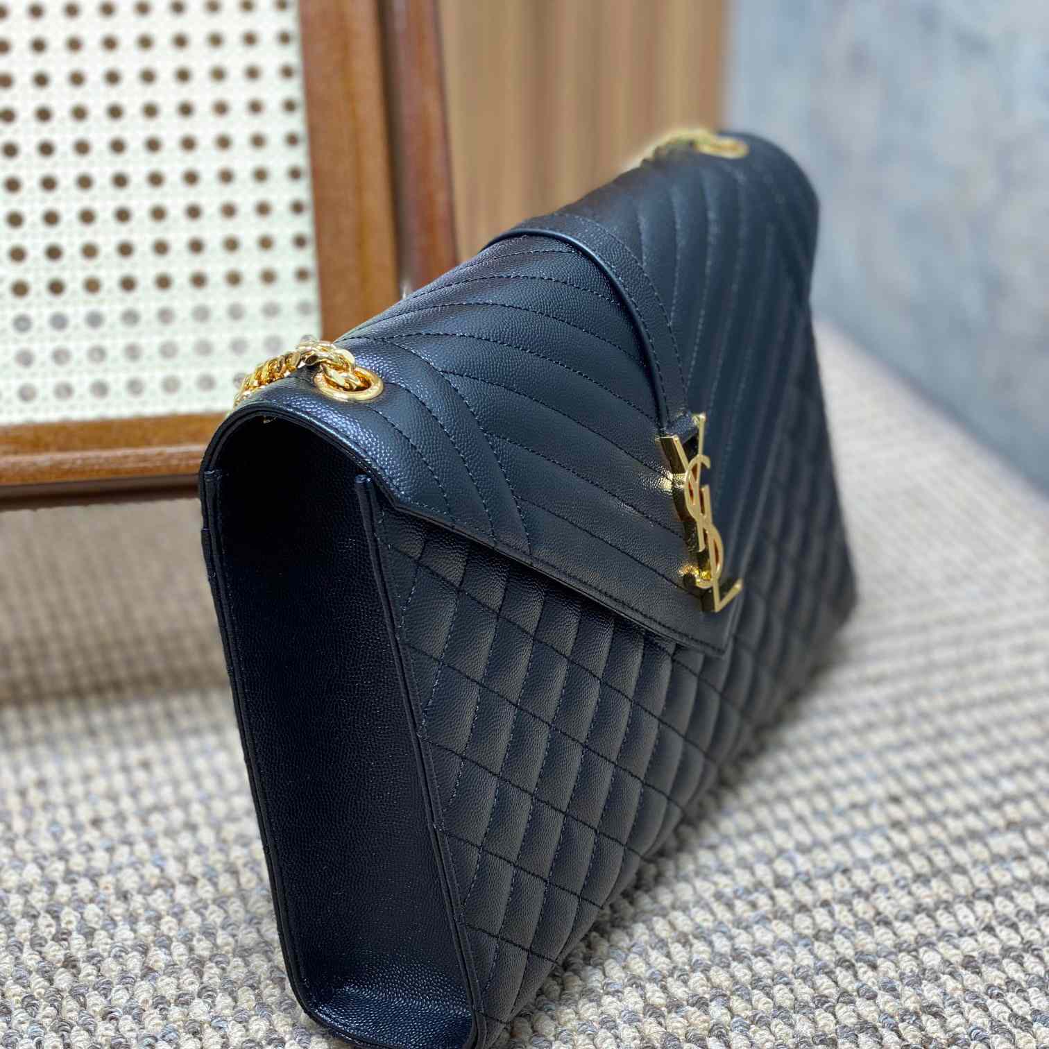 Saint Laurent Leather Shoulder Bag (31x21x7cm) - DesignerGu