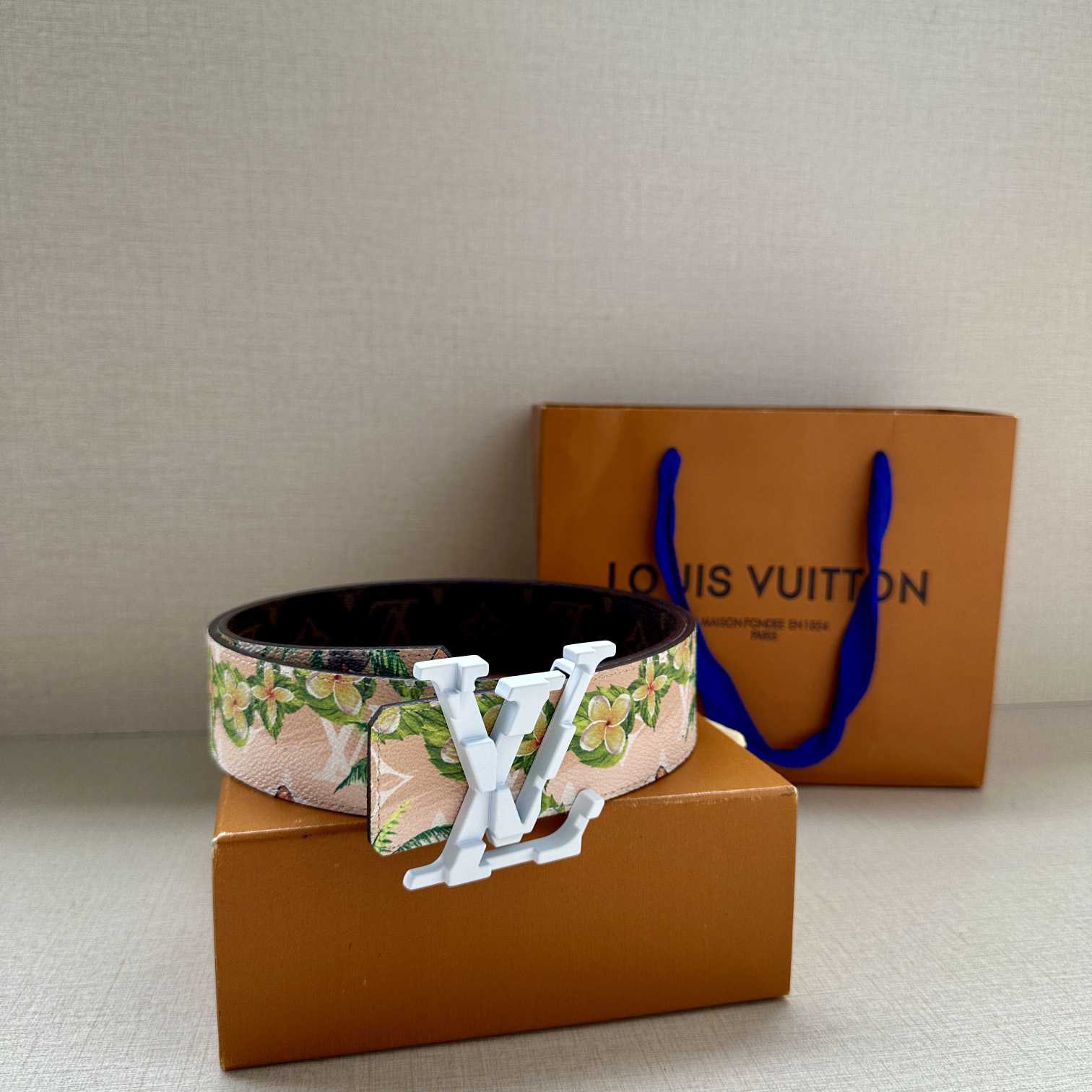 Louis Vuitton LV Tag 40mm Reversible Belt - DesignerGu