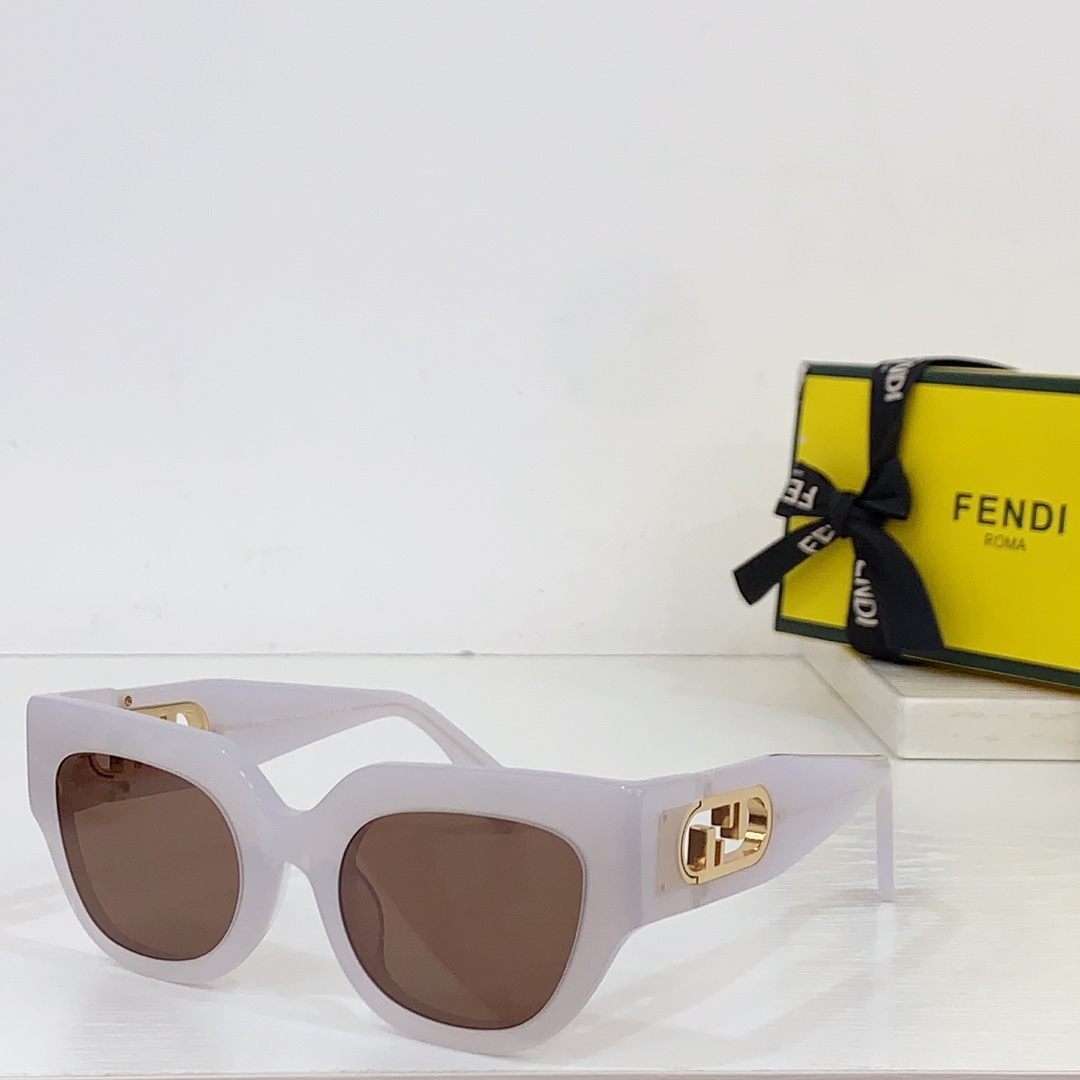 Fendi FE50016U Sunglasses - DesignerGu