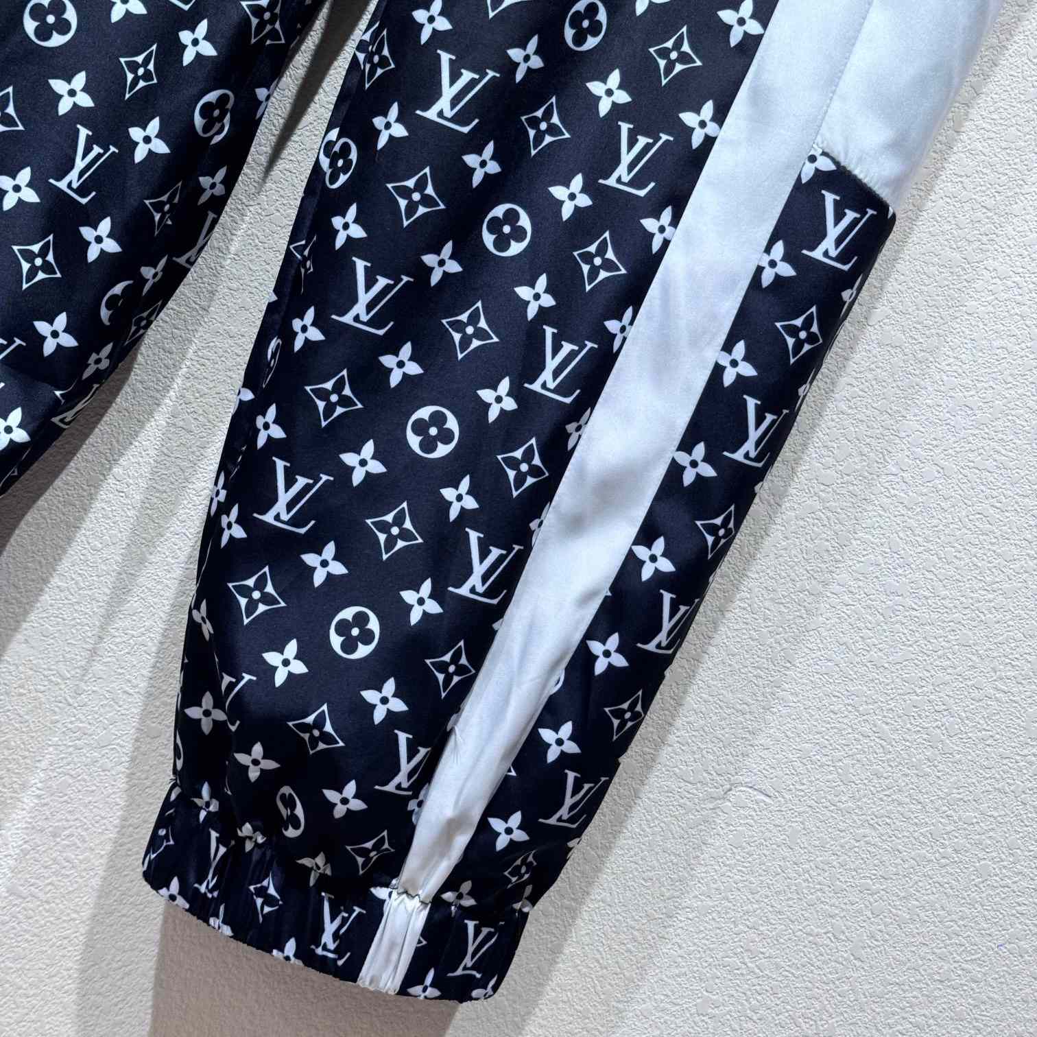 Louis Vuitton Monogram Printed Technical Track Pants   1AFWQD - DesignerGu