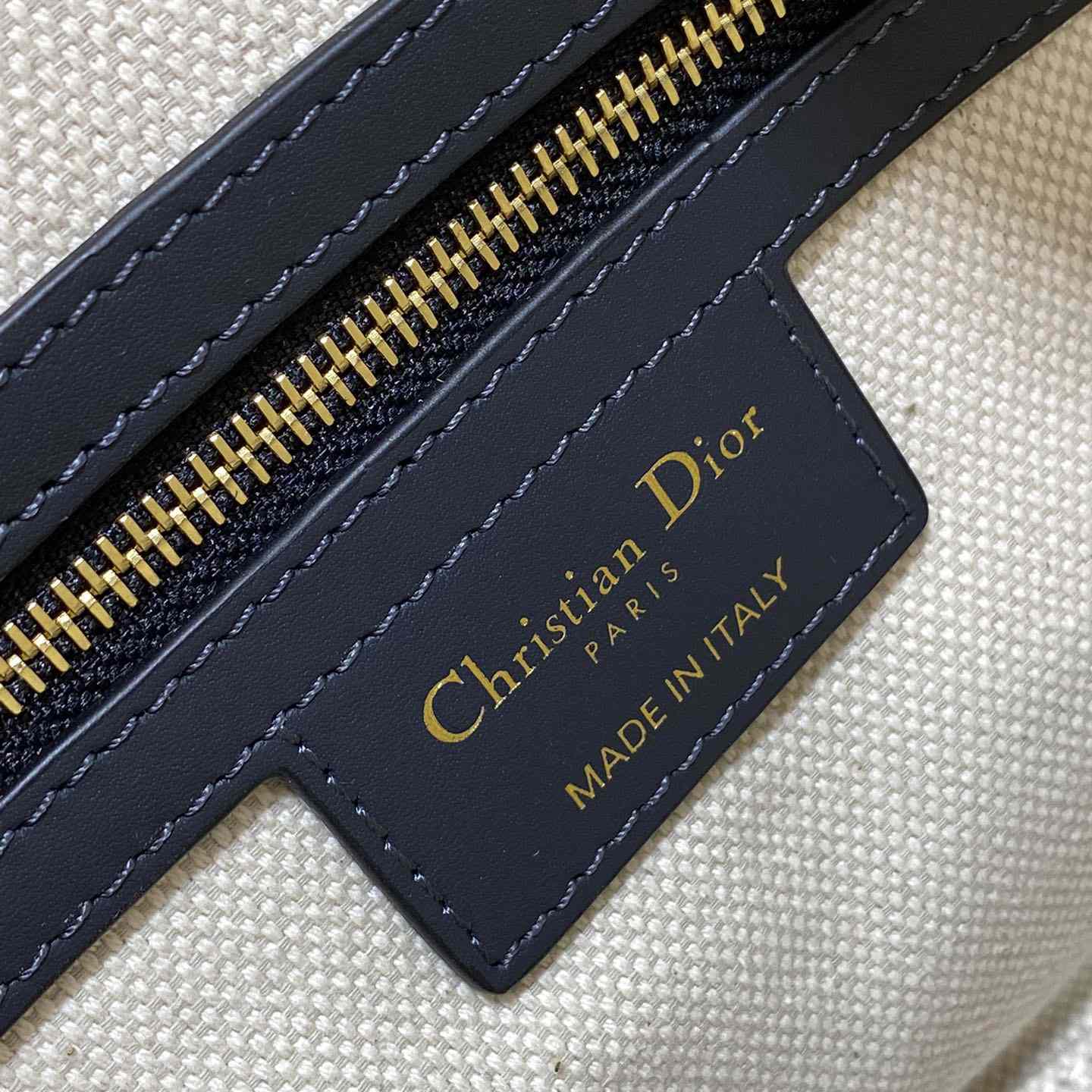 Dior Groove 20 Bag - DesignerGu