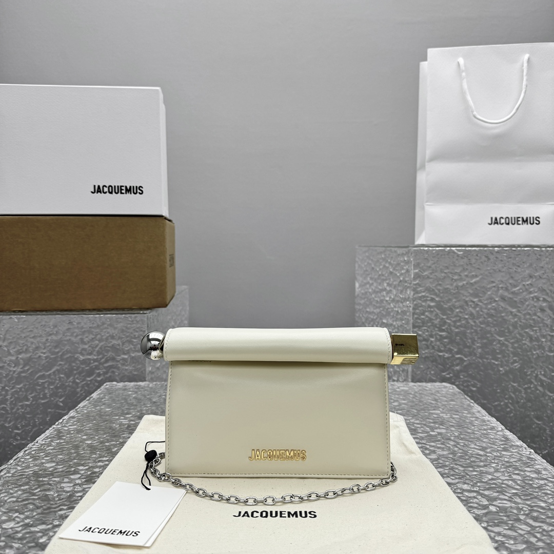 Jacquemus La Petite Pochette Rond Carré Cross Body Bag (20×7×14cm) - DesignerGu