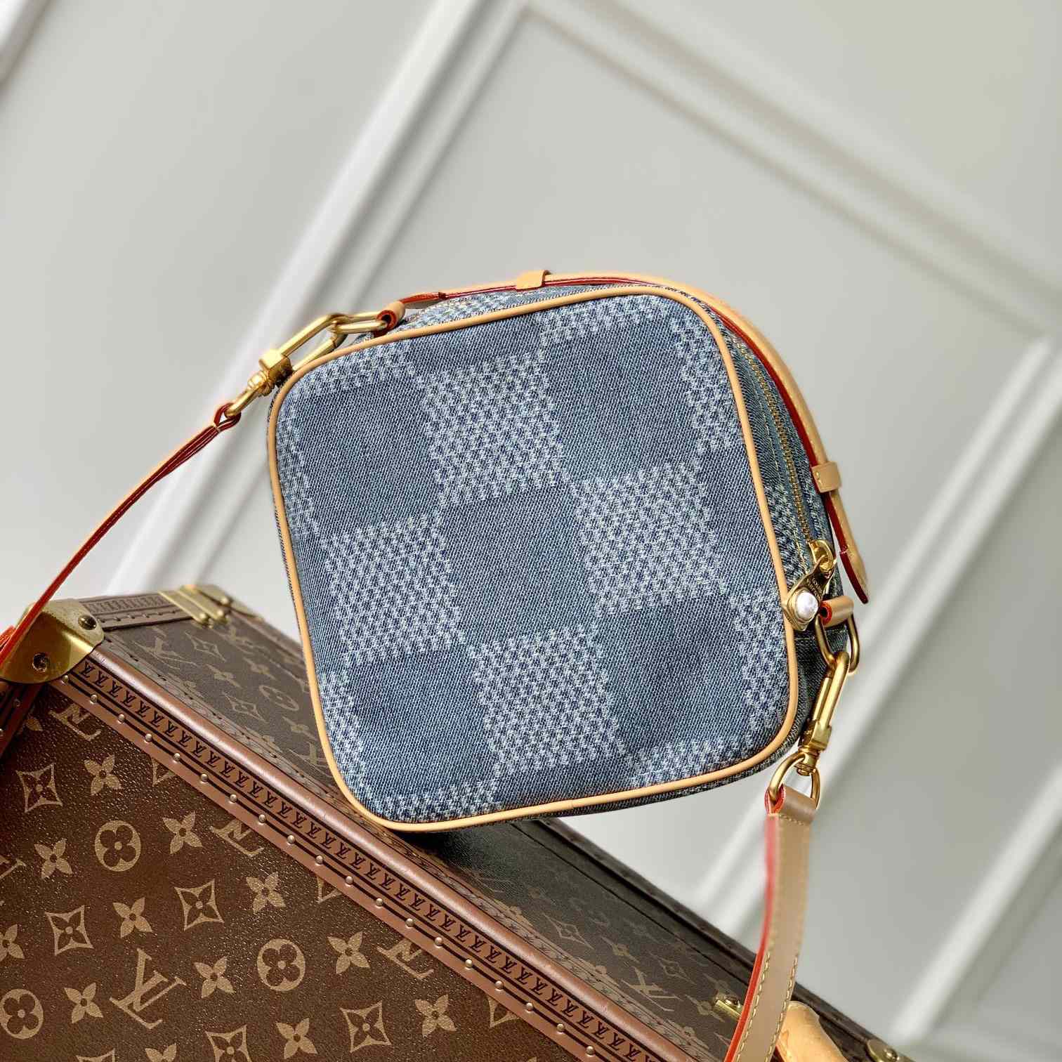 Louis Vuitton Chess Messenger   N40706 - DesignerGu