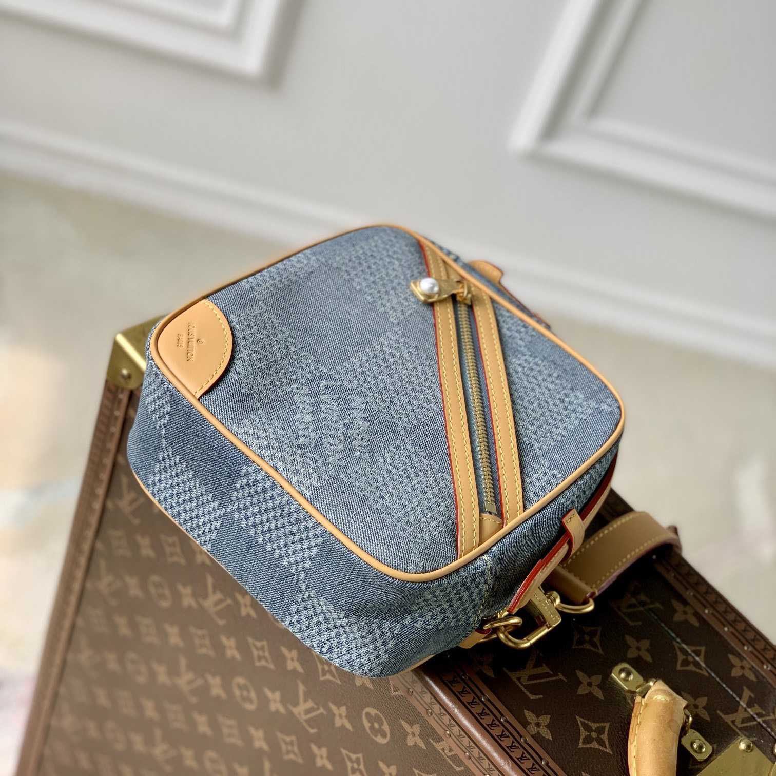 Louis Vuitton Chess Messenger   N40706 - DesignerGu