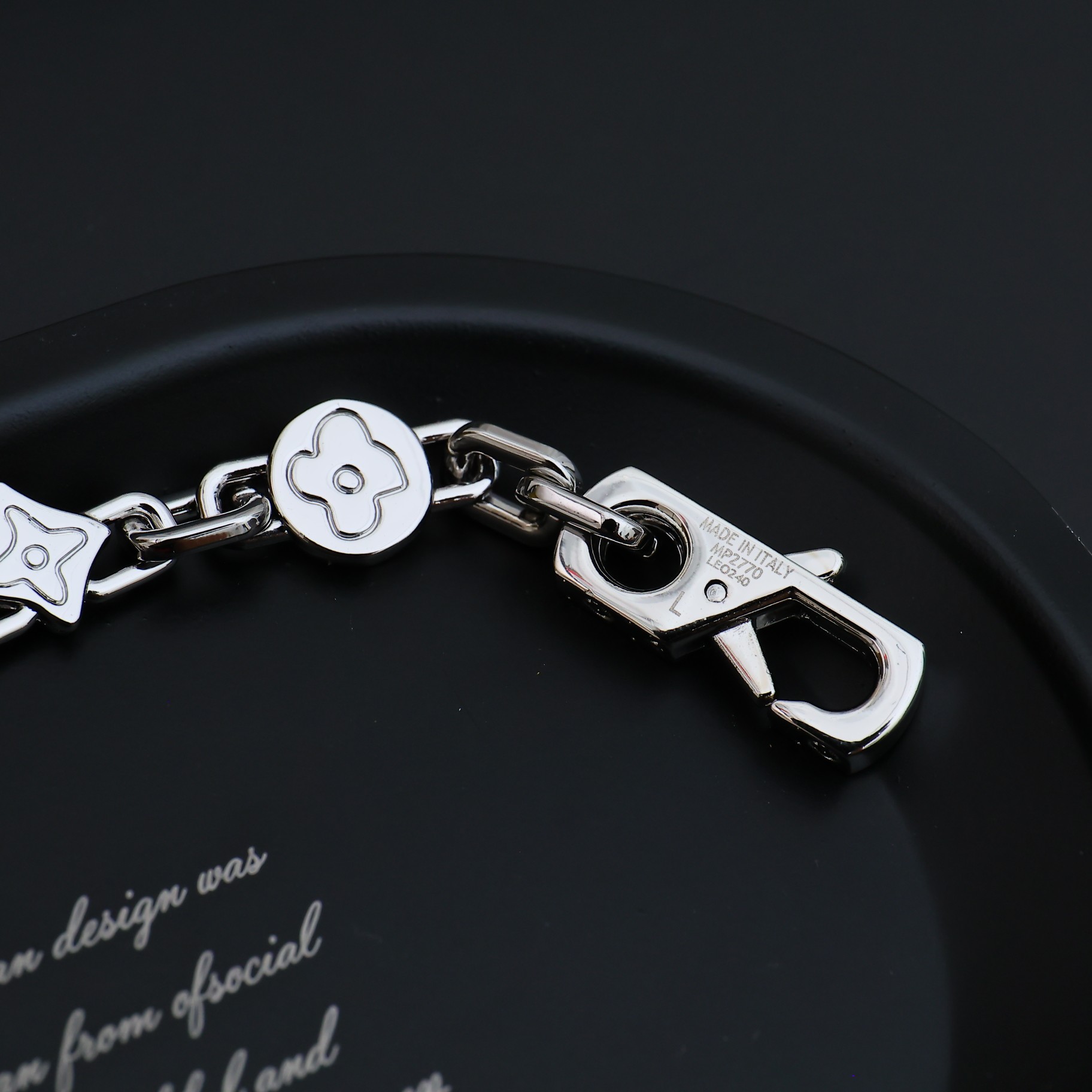 Louis Vuitton Monogram Craggy Bracelet   M1596M - DesignerGu