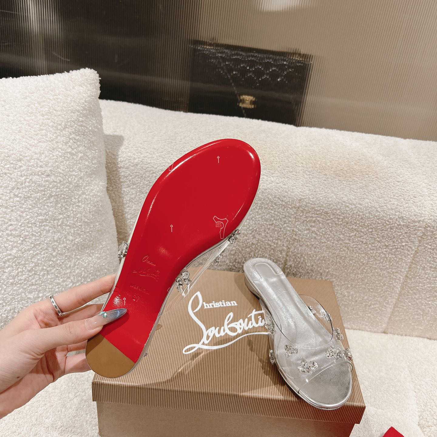 Christian Louboutin Degraqueenie Mule - DesignerGu