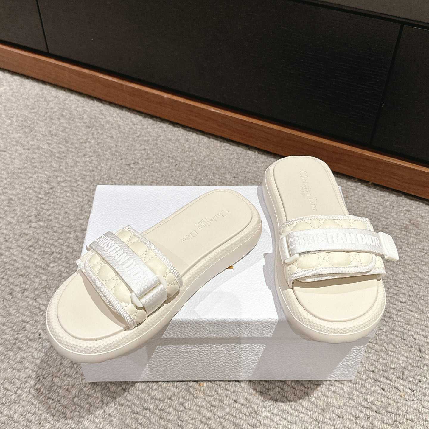 Dior Dioriviera Dio(r)evolution Slide - DesignerGu