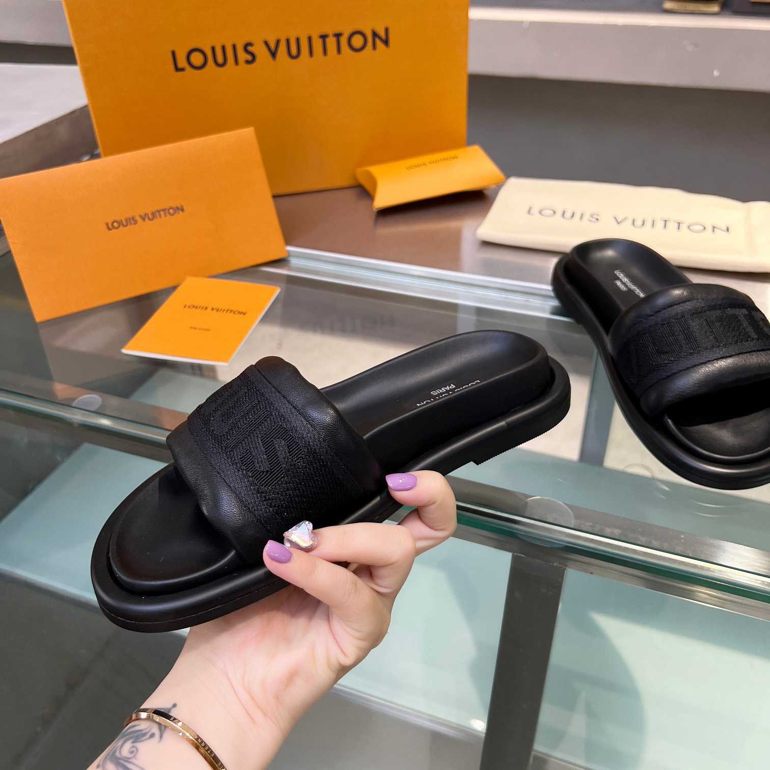 Louis Vuitton LV Bliss Comfort Mule   1ACTJ7 - DesignerGu