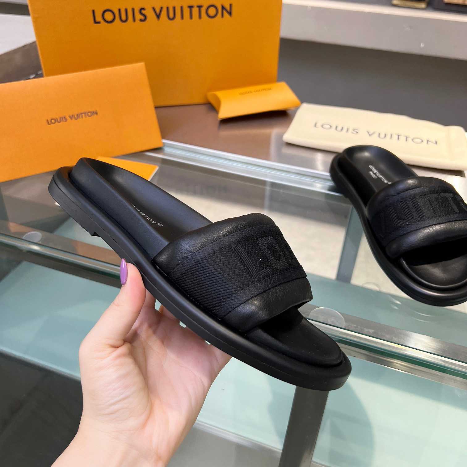 Louis Vuitton LV Bliss Comfort Mule   1ACTJ7 - DesignerGu