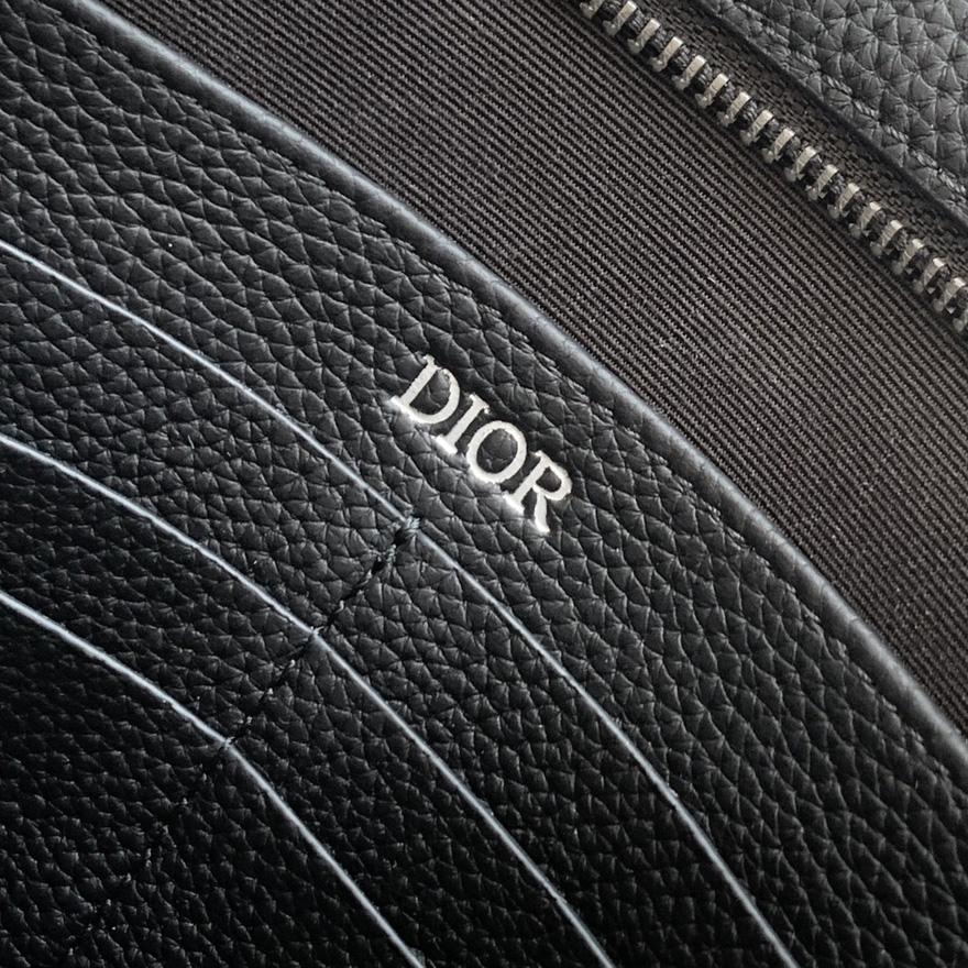 Dior A5 Triangle Pouch - DesignerGu