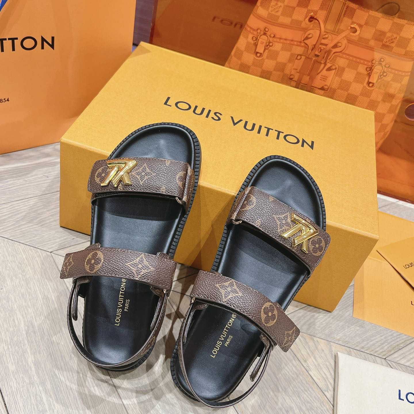 Louis Vuitton LV Sunset Flat Comfort Sandal   1ACL9C - DesignerGu