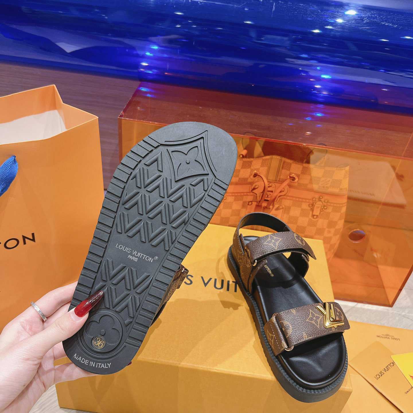 Louis Vuitton LV Sunset Flat Comfort Sandal   1ACL9C - DesignerGu