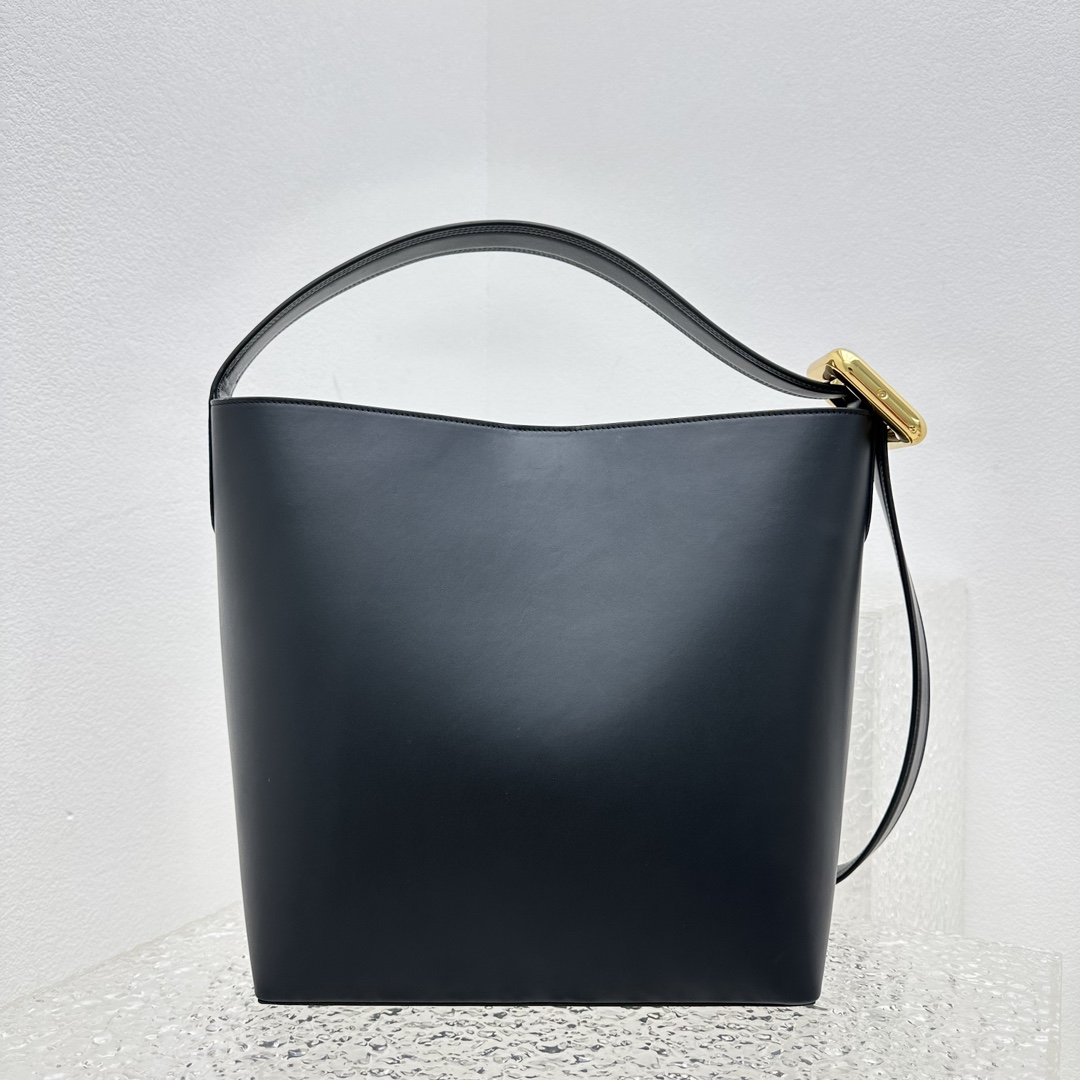 Jacquemus Le Regalo Leather Bucket Bag (30x33x14cm) - DesignerGu