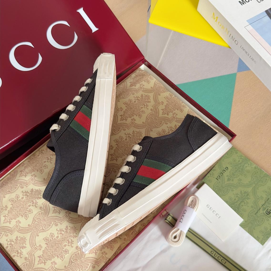 Gucci Sneaker With Web - DesignerGu