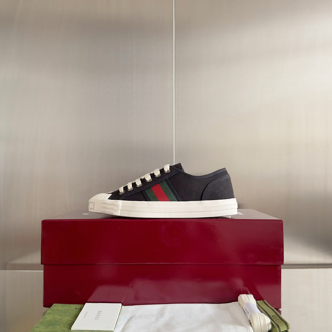 Gucci Sneaker With Web - DesignerGu