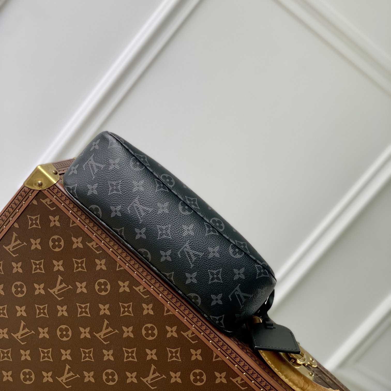 Louis Vuitton Pochette Accessoire XL   M11741 - DesignerGu