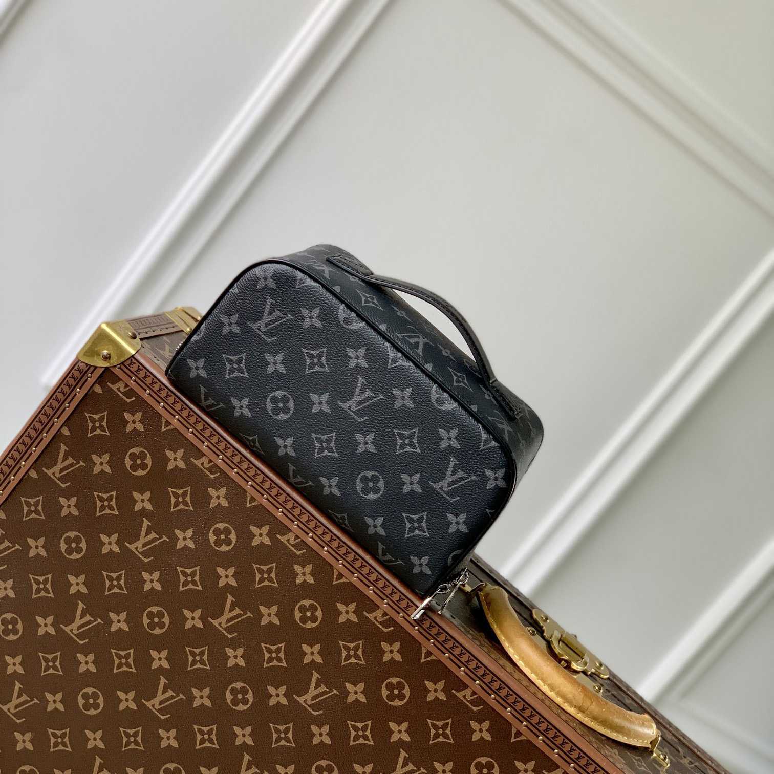 Louis Vuitton Toiletry Bag   M11508 - DesignerGu