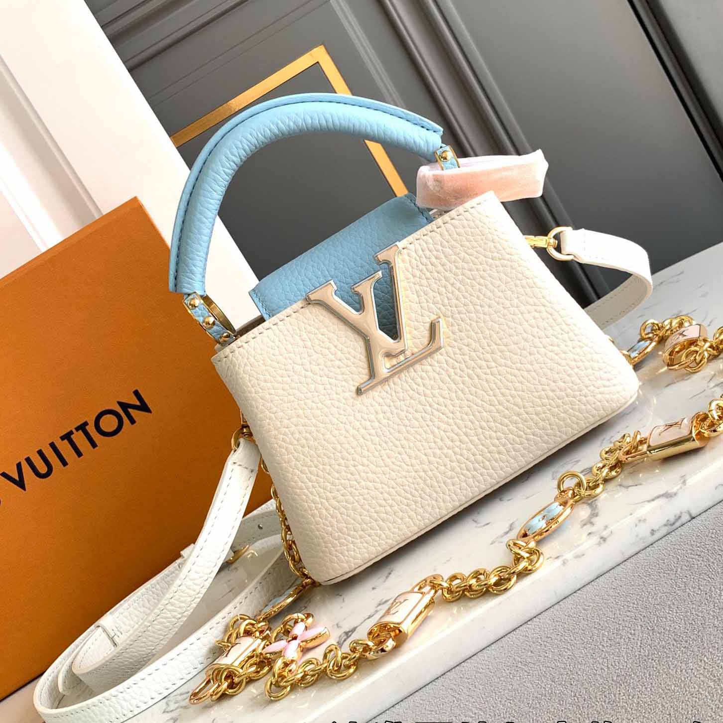 Louis Vuitton Capucines Nano   M23952 - DesignerGu