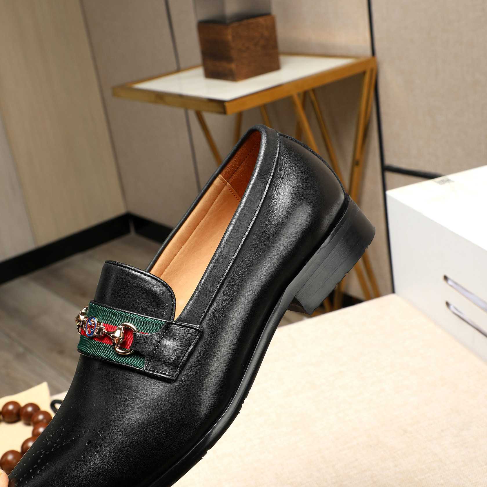 Gucci Loafers - DesignerGu