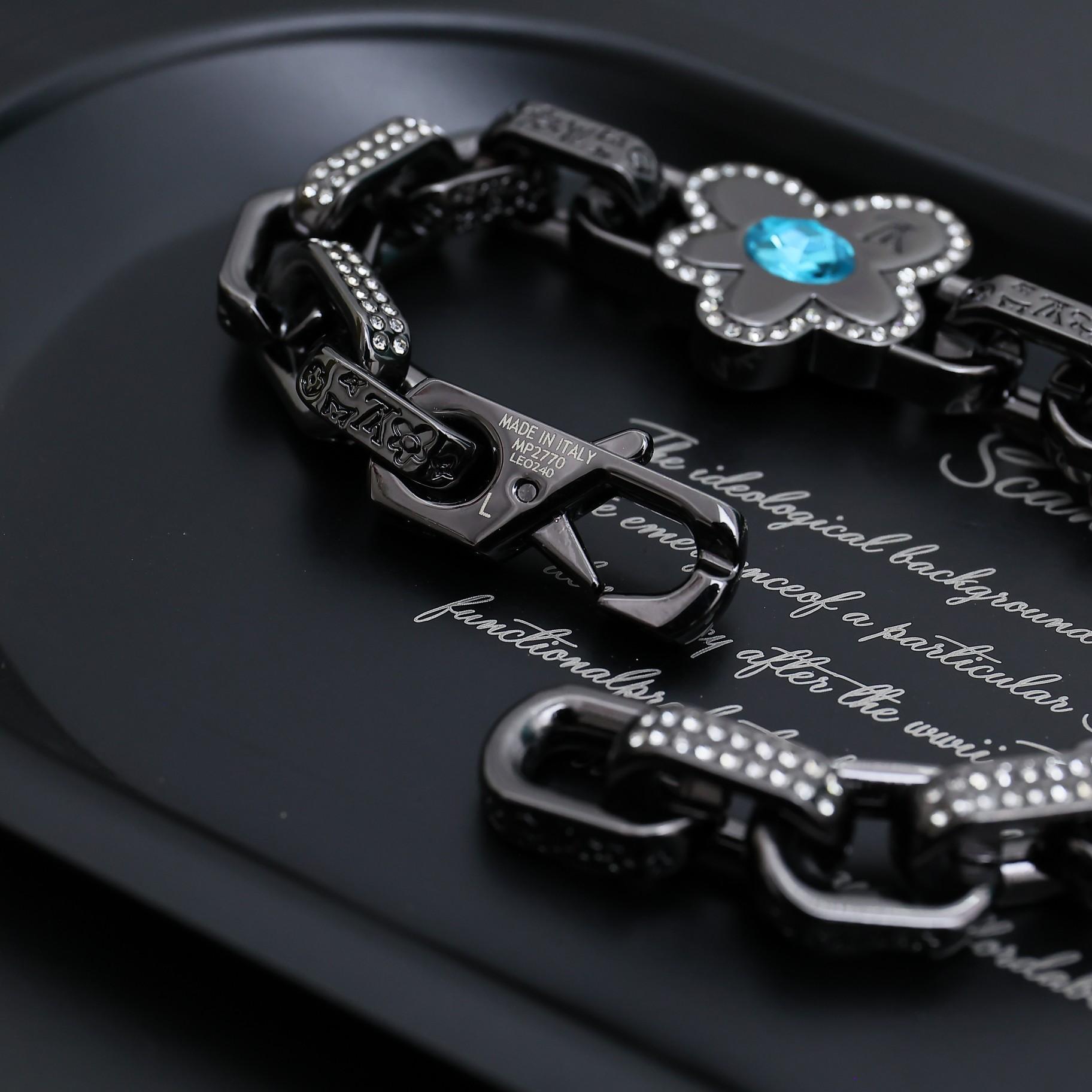 Louis Vuitton Paradise Stone Bracelet   M1594M - DesignerGu