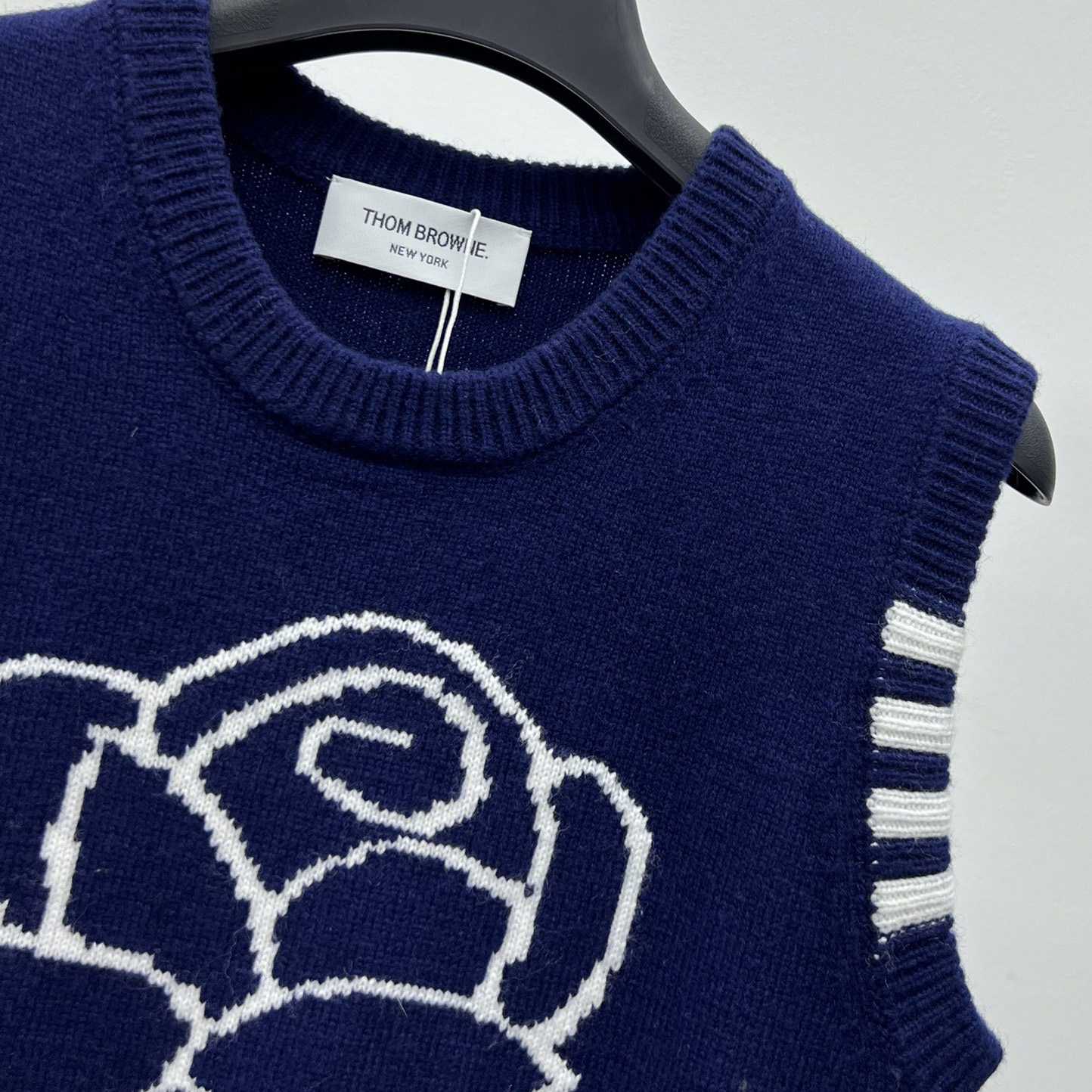 Thom Browne Merino Wool 4-Bar Rose Icon Shell Top - DesignerGu