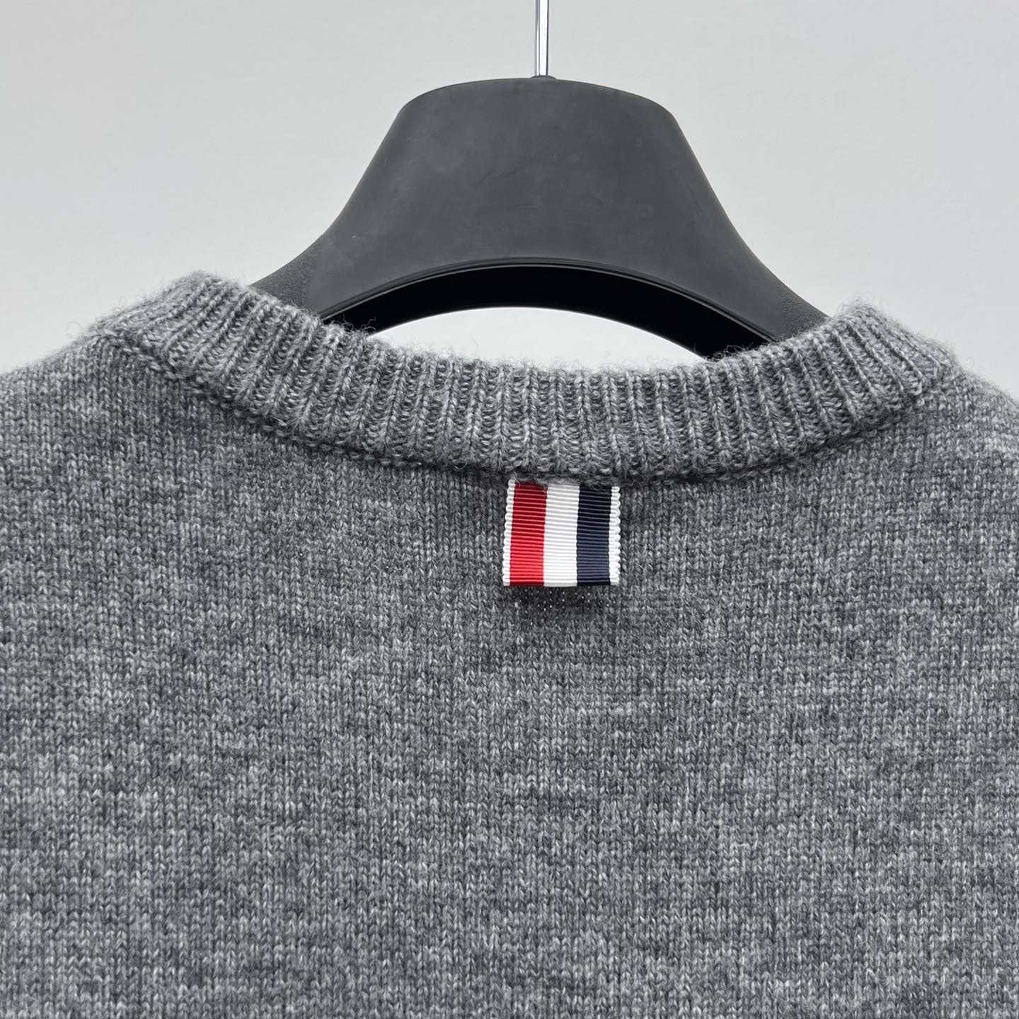 Thom Browne Merino Wool 4-Bar Rose Icon Shell Top - DesignerGu