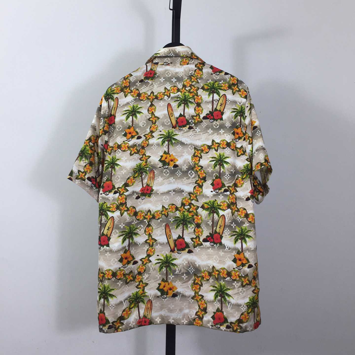 Louis Vuitton Monogram Short-Sleeved Silk Shirt  1AFQYX - DesignerGu