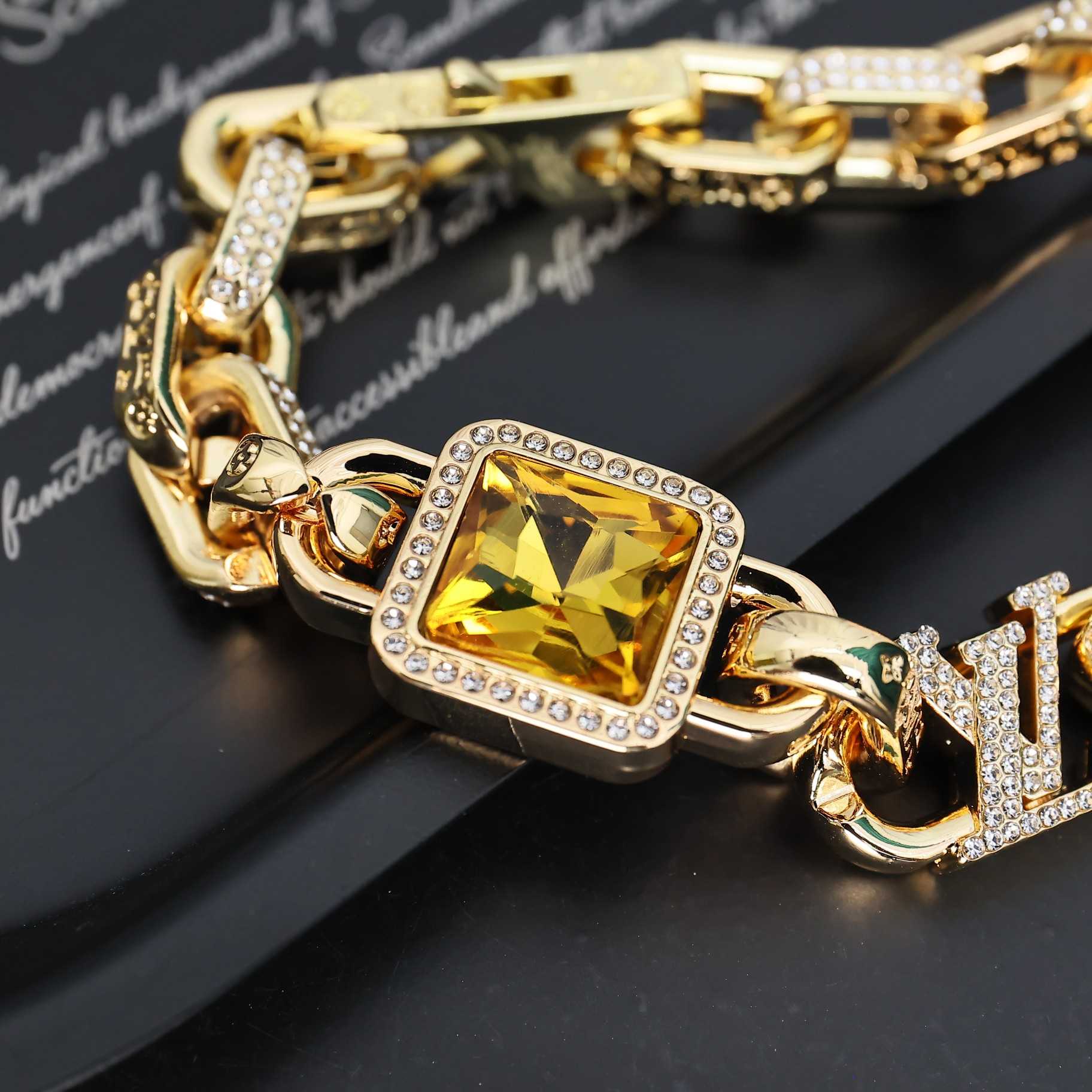 Louis Vuitton Paradise Stone Bracelet   M1594M - DesignerGu