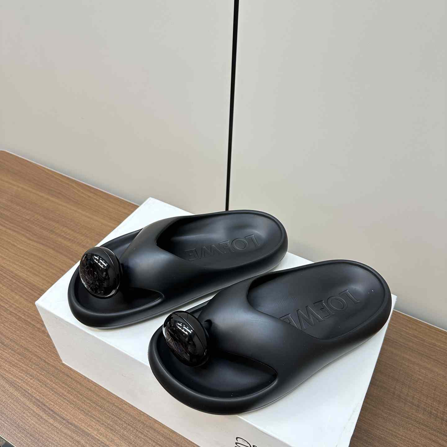 Loewe Paula's Ibiza Bubble Rubber Thong Sandals - DesignerGu