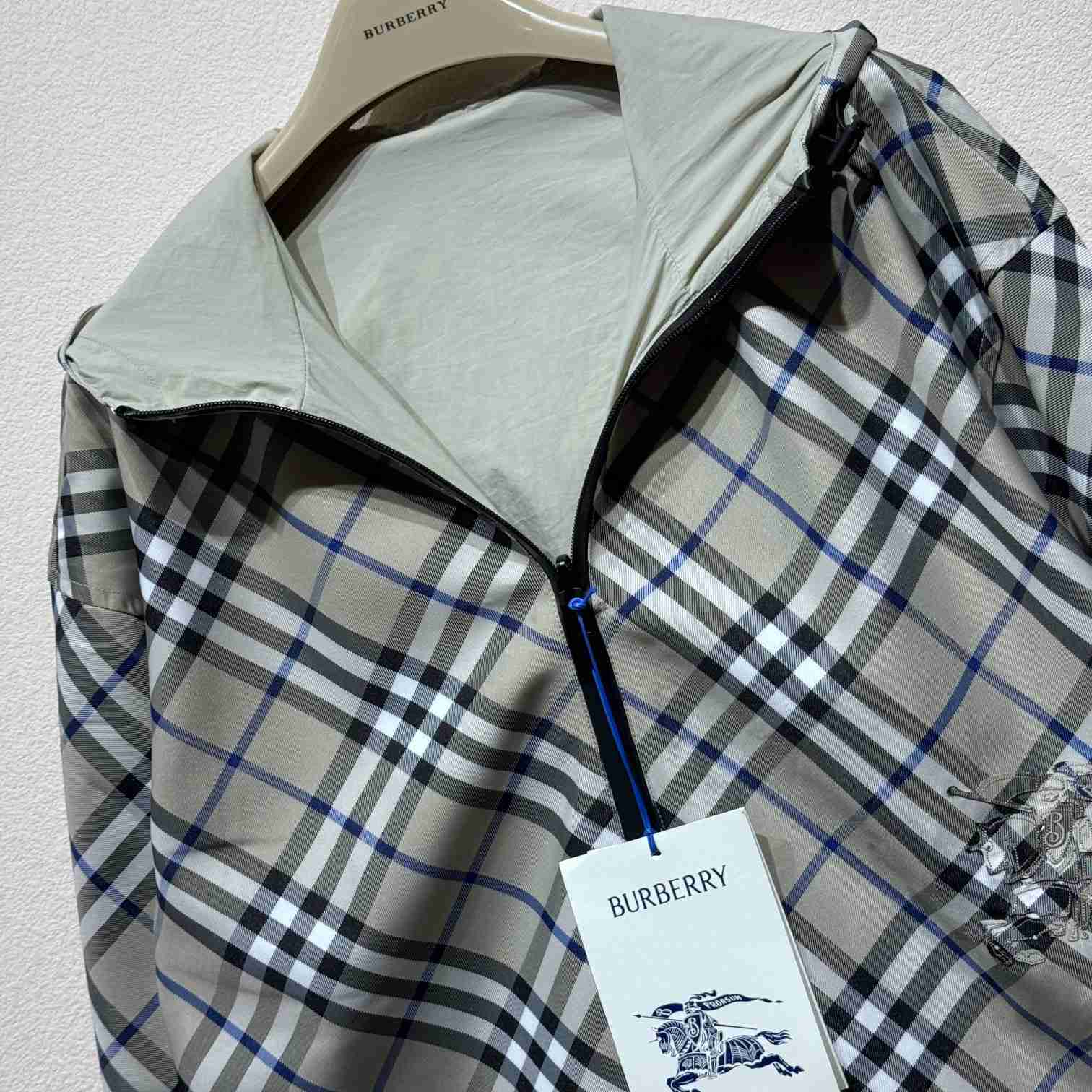 Burberry Cropped Reversible Check Jacket - DesignerGu