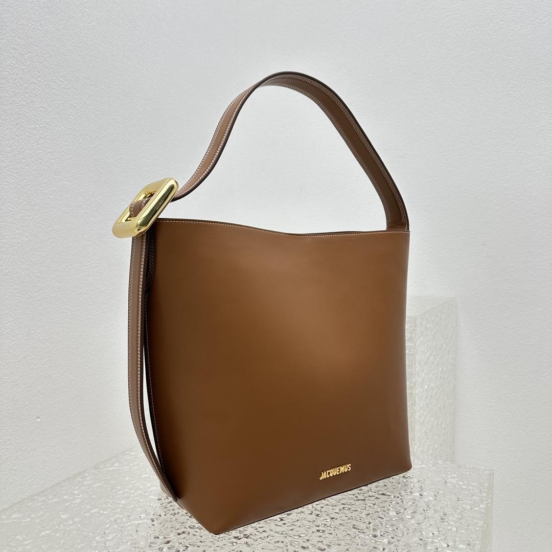 Jacquemus Le Regalo Leather Bucket Bag (30x33x14cm) - DesignerGu