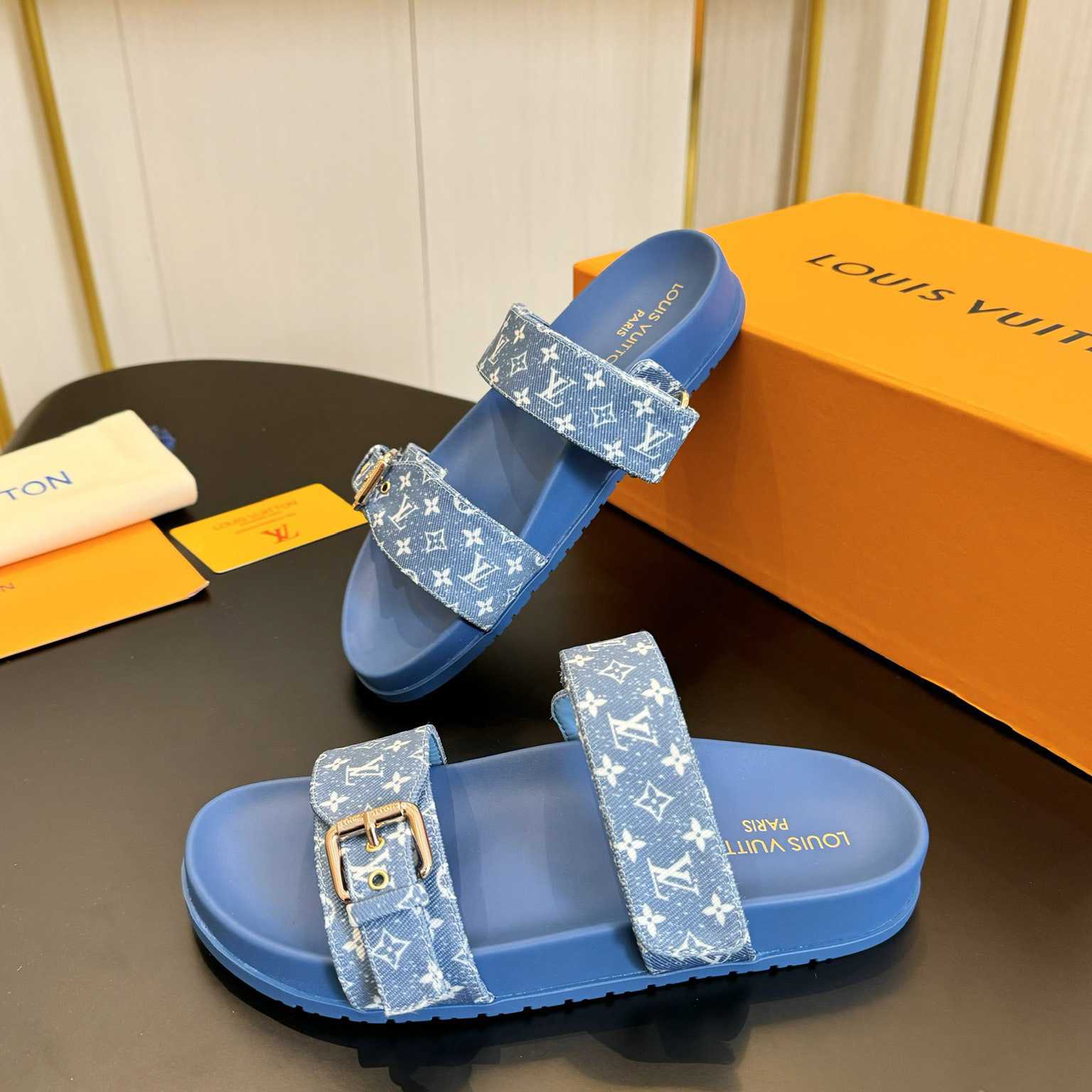 Louis Vuitton Bom Dia Flat Comfort Mule  1AD1BI - DesignerGu