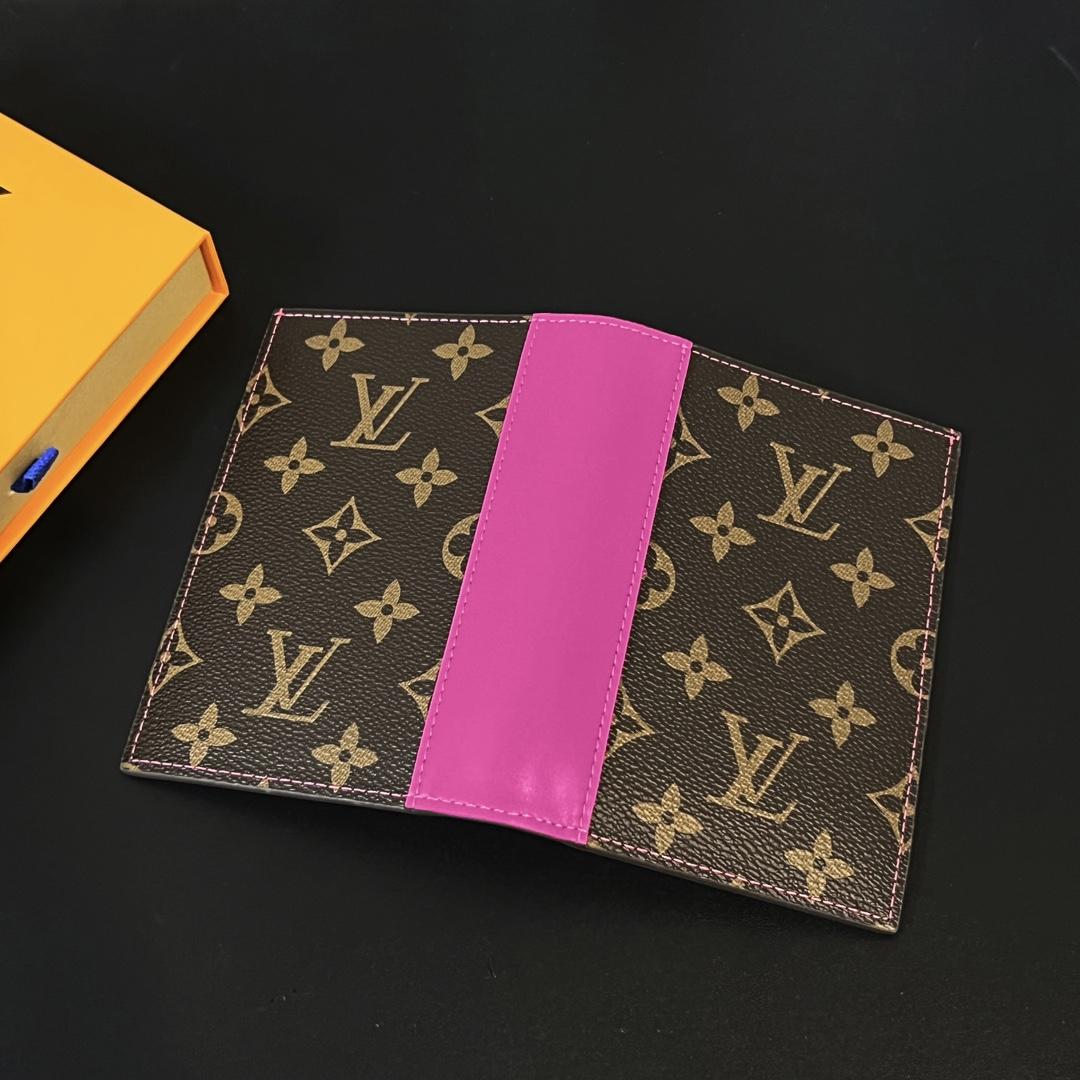 Louis Vuitton Passport Cover   M82866 - DesignerGu