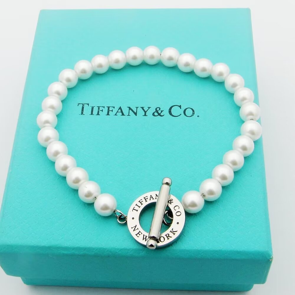 Tiffany & Co. Freshwater Pearl Toggle Bracelet - DesignerGu