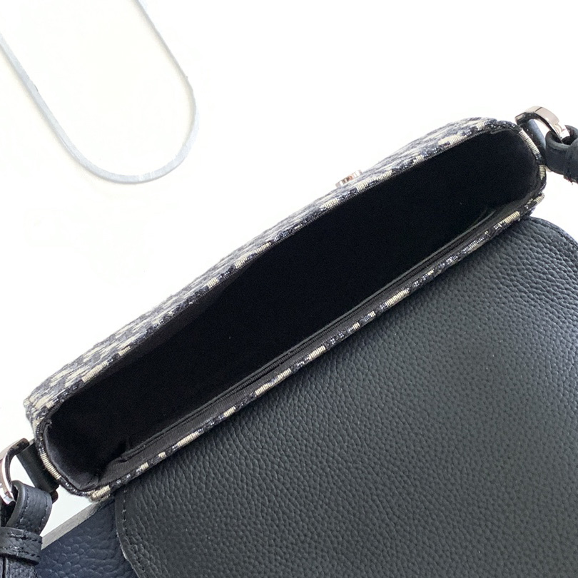 Dior Saddle Messenger Bag - DesignerGu