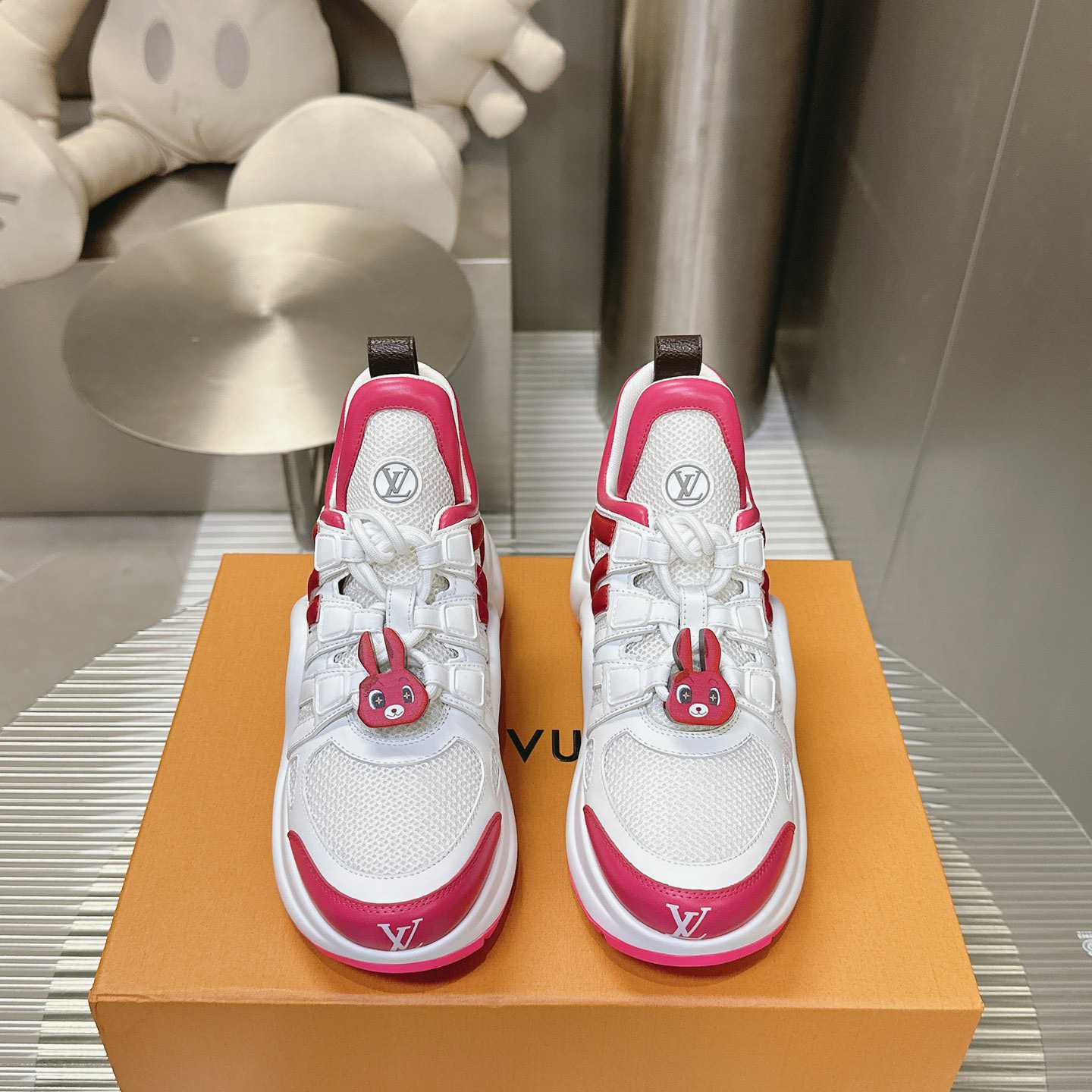 Louis Vuitton LV Archlight Sneaker   1AD35I - DesignerGu