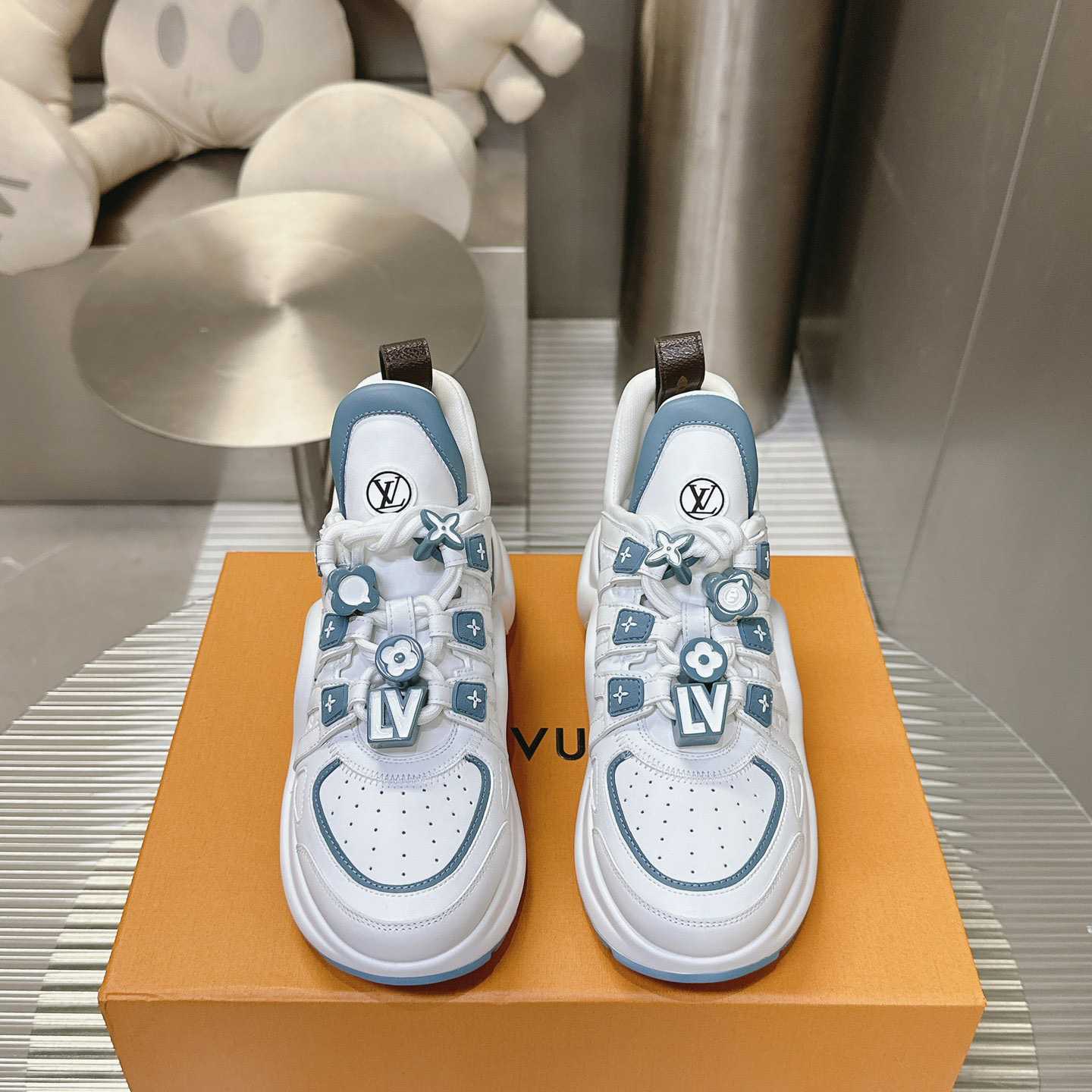 Louis Vuitton LV Archlight Sneaker   1AD28Q - DesignerGu