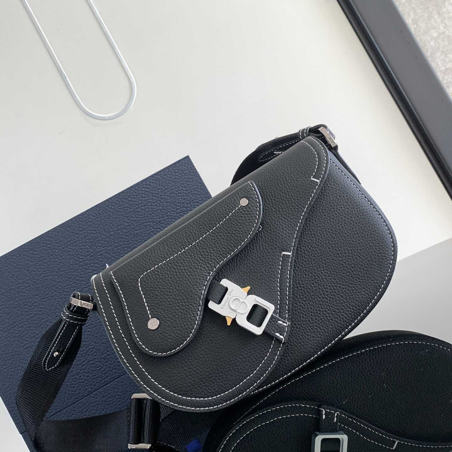 Dior Saddle Messenger Bag - DesignerGu